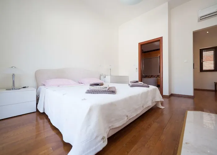 Villa Astra *
